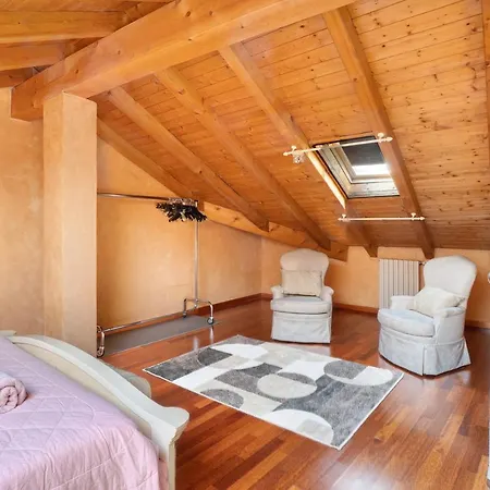 Apartment Yellow House Omegna